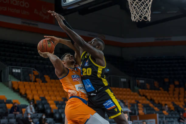 突破3亿英 突破3亿英